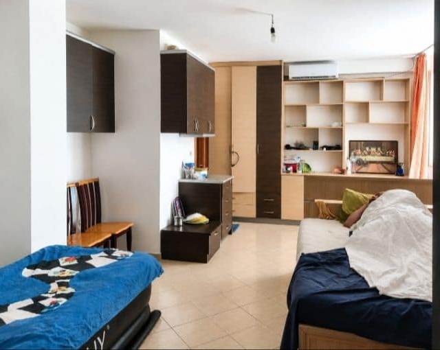 Shitet garsoniere, në Sarandë, pranë Hotel Butrinti — Sarandë