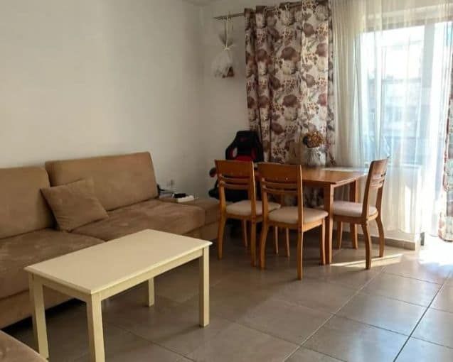 Jepet apartament 2+1 me qira tek Rruga Fortuzi — Tiranë