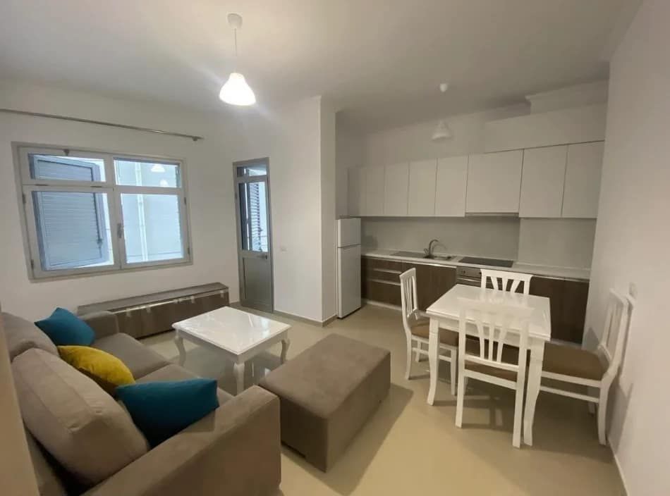 Jepet apartament 2+1 me qira tek Ish Uzina e Autotraktoreve — Tiranë