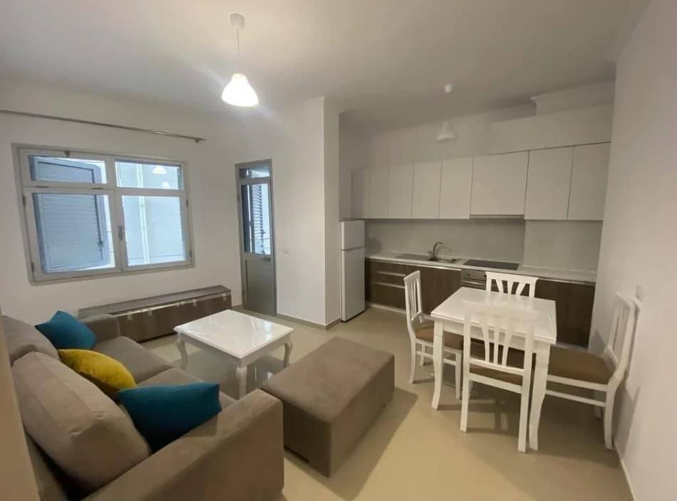 Jepet apartament 2+1 me qira tek Ish Uzina e Autotraktoreve