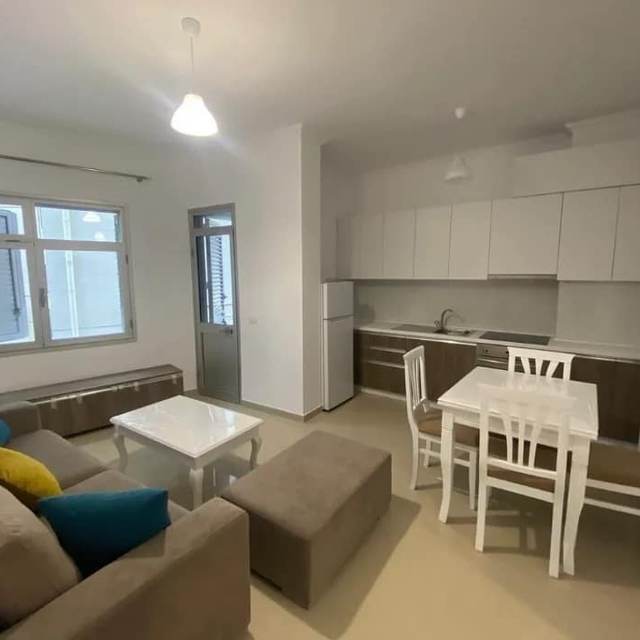 Jepet apartament 2+1 me qira tek Ish Uzina e Autotraktoreve — Tiranë