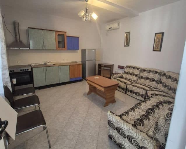 Jepet apartament 2+1 me qira tek Prokuroria — Tiranë