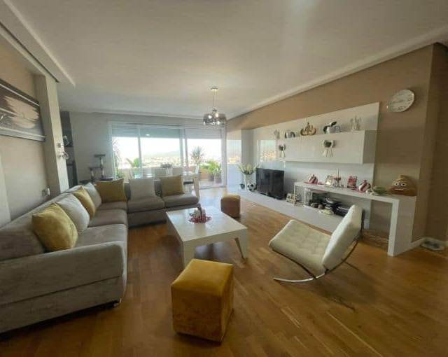 Shitet Penthouse+Post Parkimi tek Kopshti Botanik — Tiranë