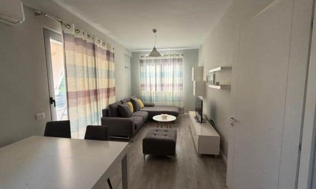 Jepet apartament 2+1 me qira tek Liqeni i Thate — Tiranë