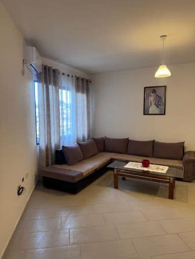 Jepet apartament 1+1 me qira tek Kompleksi Molla — Tiranë