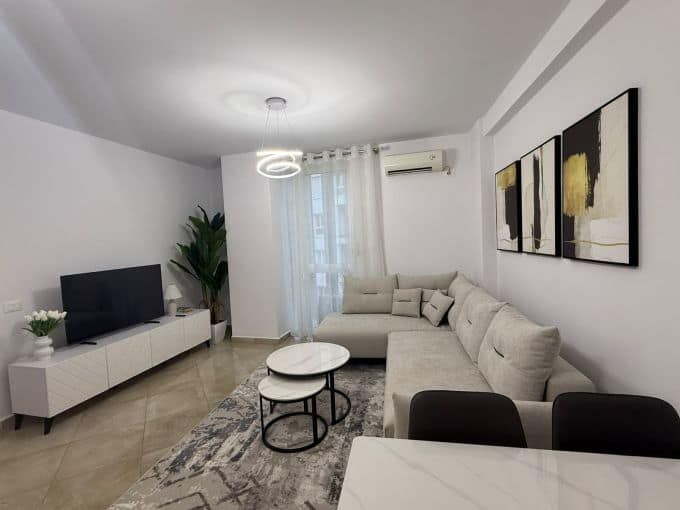 Jepet apartament 2+1 tek Rruga e Barrikadave — Tiranë