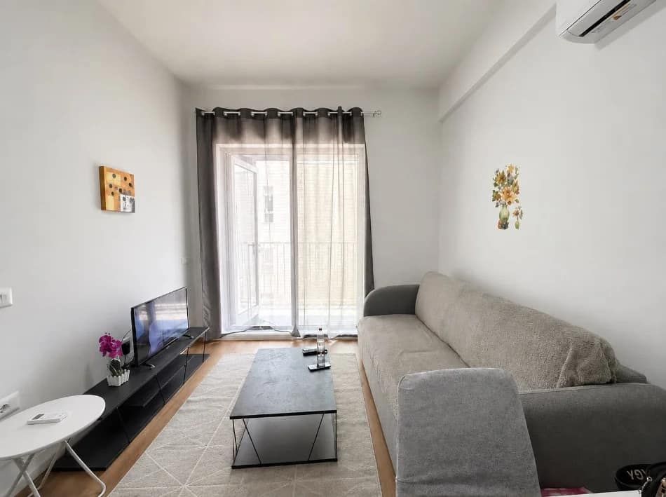 Jepet apartament 1+1 me qira tek Rezidenca Oxa — Tiranë