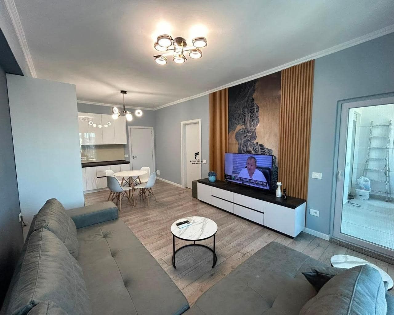 Apartament me Qera 2+1 pranë Stacionit të Trenit, 75.000 Lekë — Tiranë