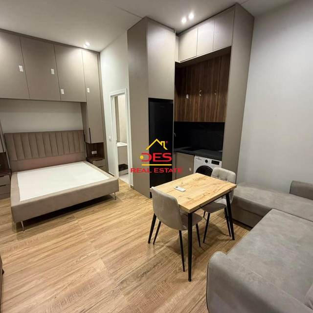 JEPET ME QIRA GARSONIERE NË LUNGOMARE, Vlorë — Vlorë