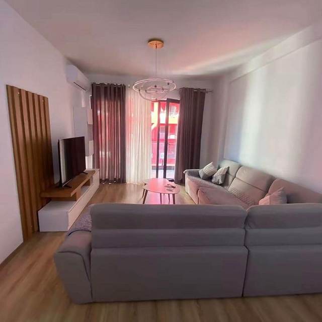 Apartament 2+1 për qira, Kompleksi Arlis, Farmacia 10 | Tiranë — Tiranë