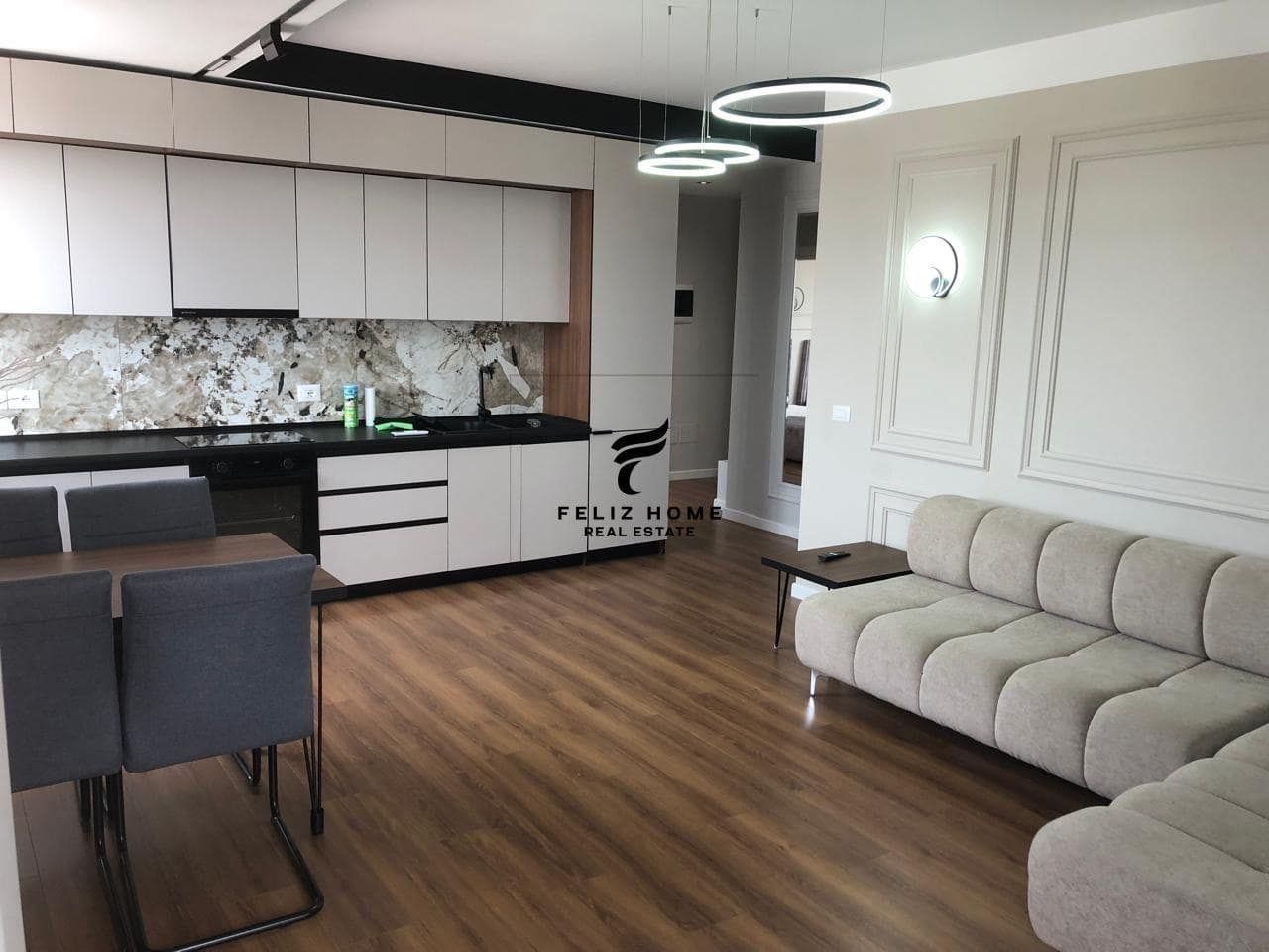Apartament me Qera 2+1+2 në Ish Parku, 800 Euro — Tiranë