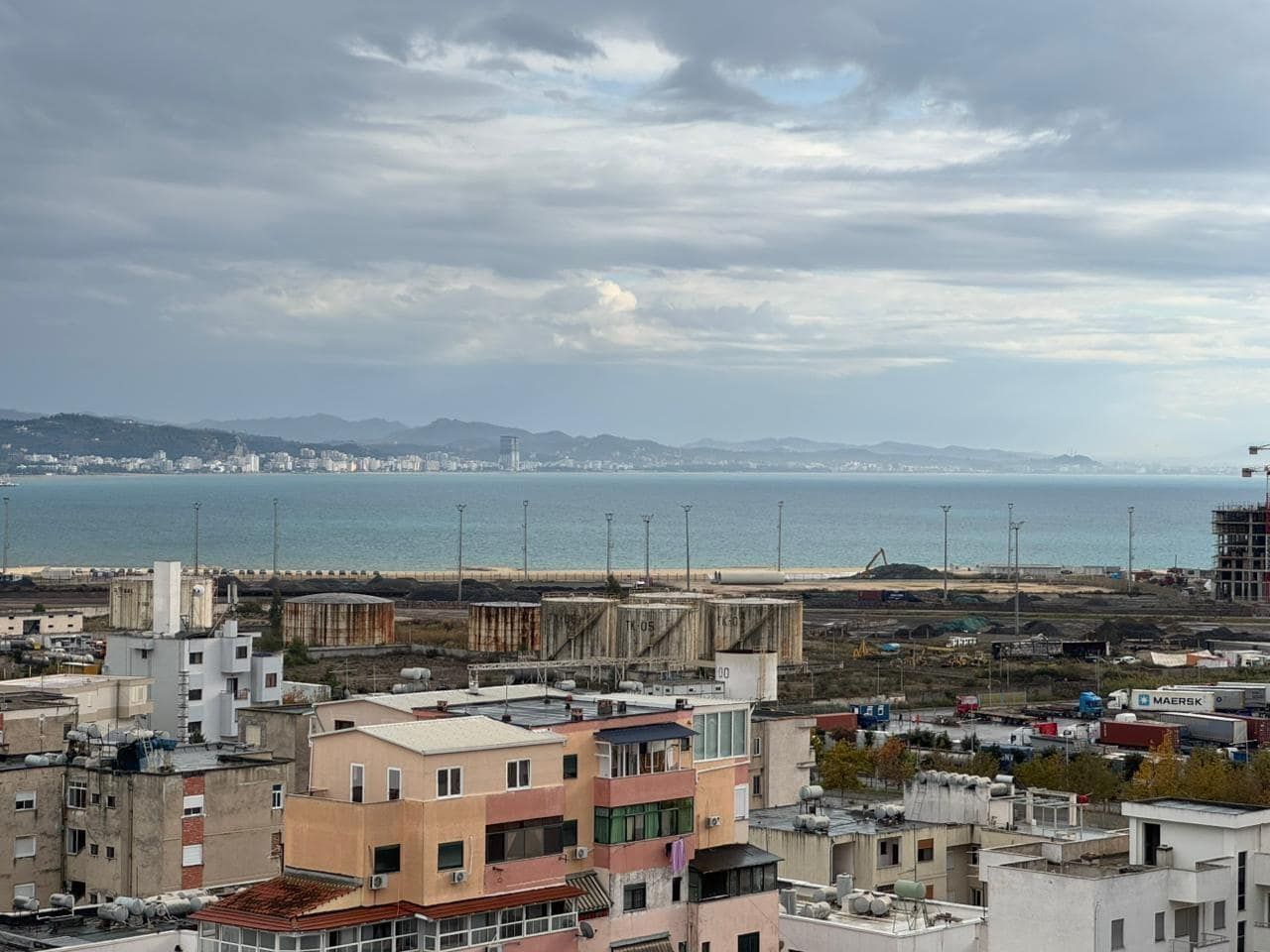 Jepet me qera 2+1 me pamje deti tek UKD, Durrës — Durrës