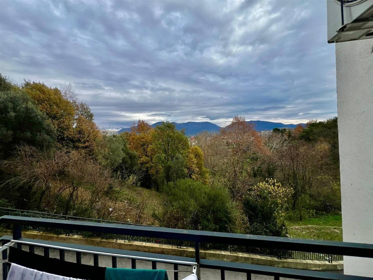 Jepet me qira super apartament 2+1 me depo dhe post parkimi në Kodra e Diellit — Tiranë