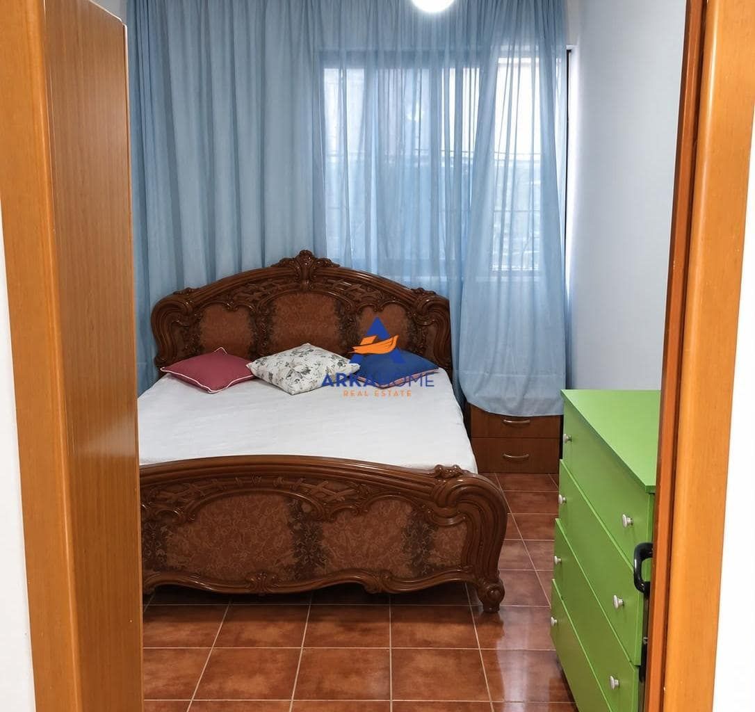 Jepet Apartament 1+1 me Qera pranë Komunës së Parisit — Tiranë