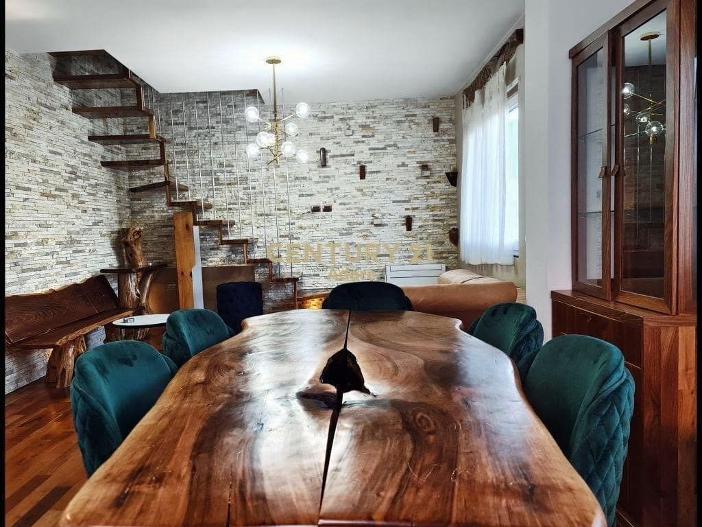 Duplex për Qira Tek Kopshti Botanik — Tiranë