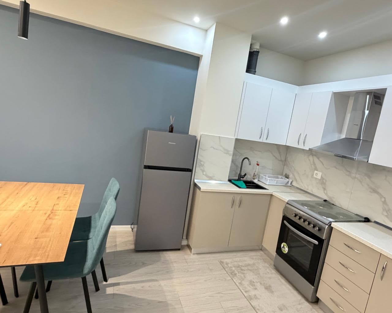 JEPET ME QIRA | APARTAMENT 1+1 – QENDER | Tiranë — Tiranë