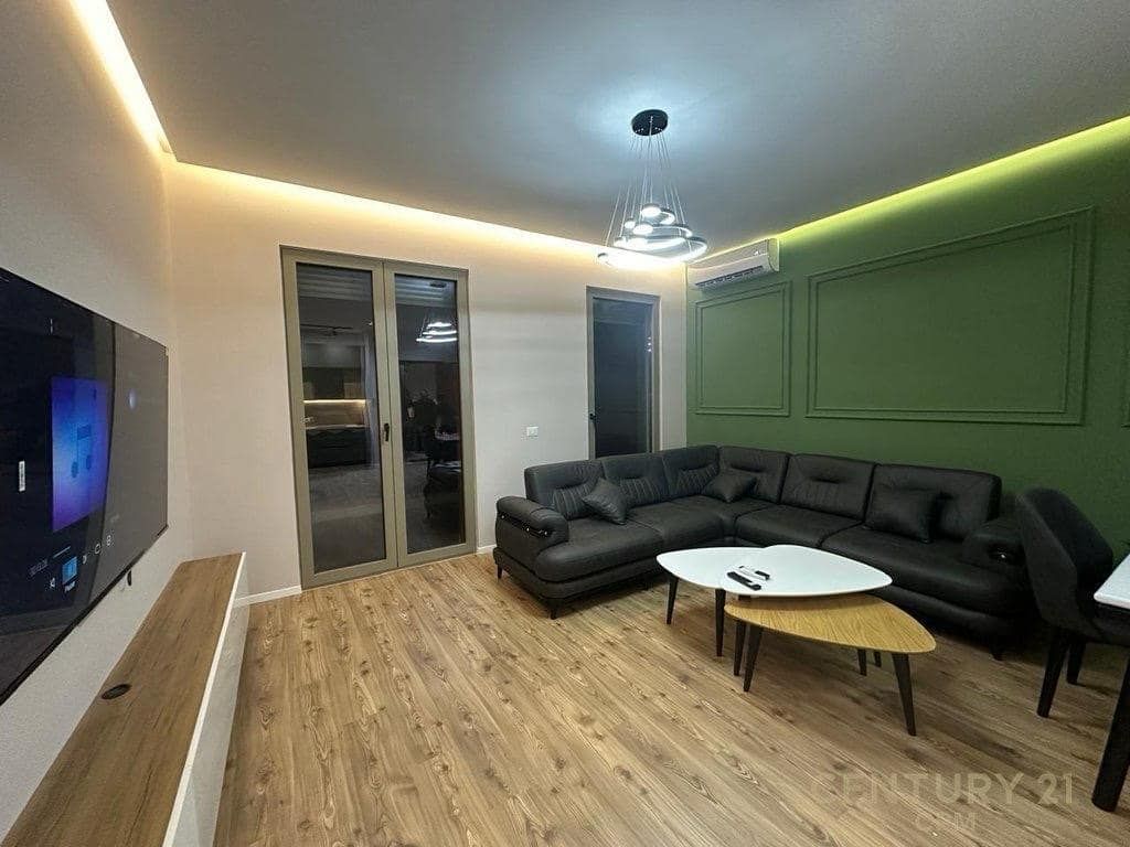 Apartament 2+1 me post parkimi për qira tek Kompleksi Delijorgji — Tiranë