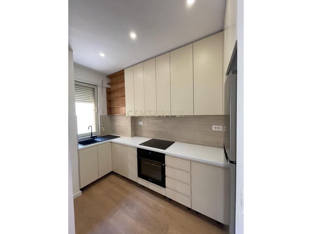 Qira Apartament 3+1+2, Liqeni i Thate, Tiranë — Tiranë