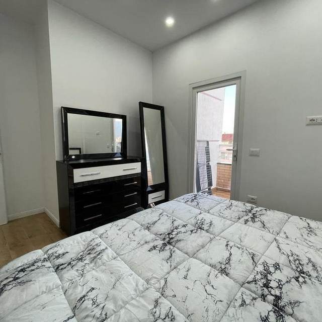 Apartament 2+1 me Qira në Komuna e Parisit, Tiranë — Tiranë