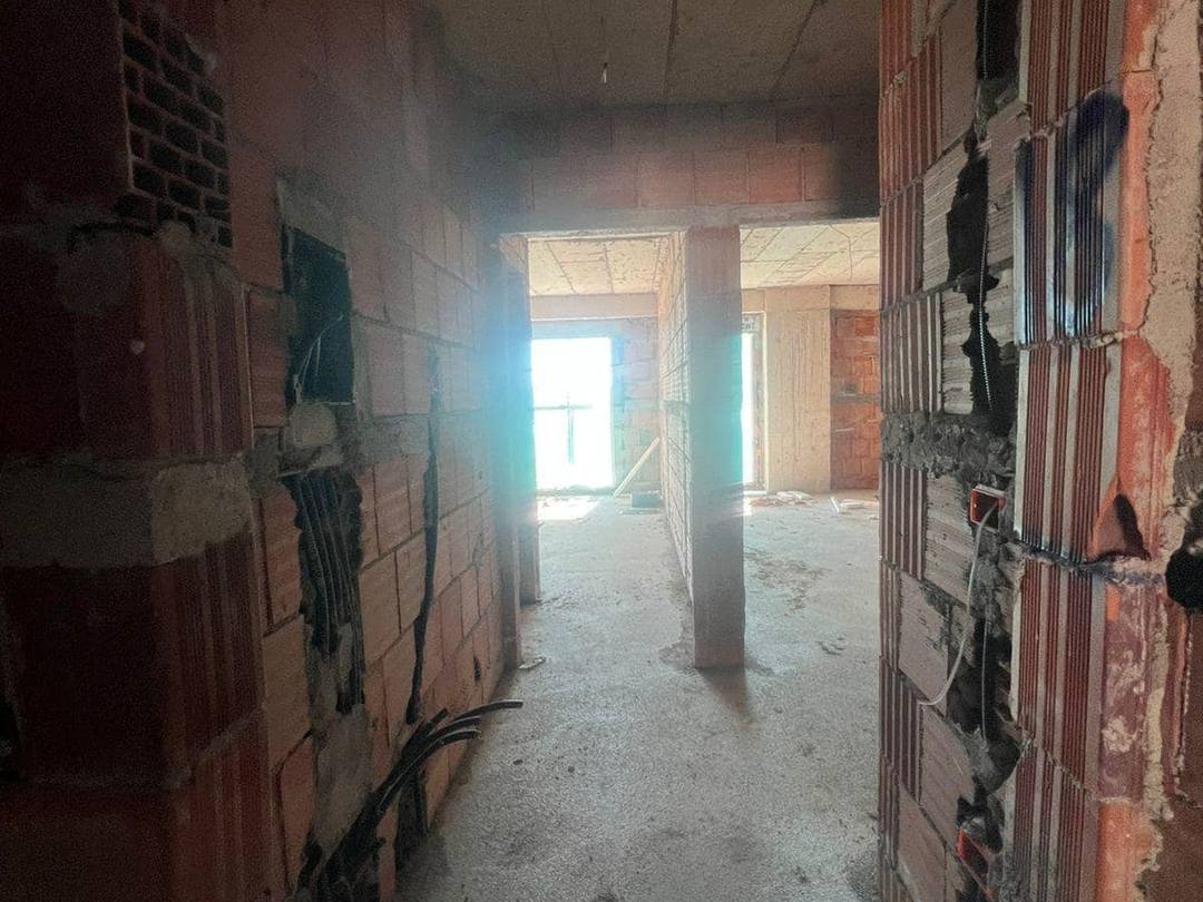 OKAZION – Apartament 2+1+2 në Rrethin e Klanit, Tiranë