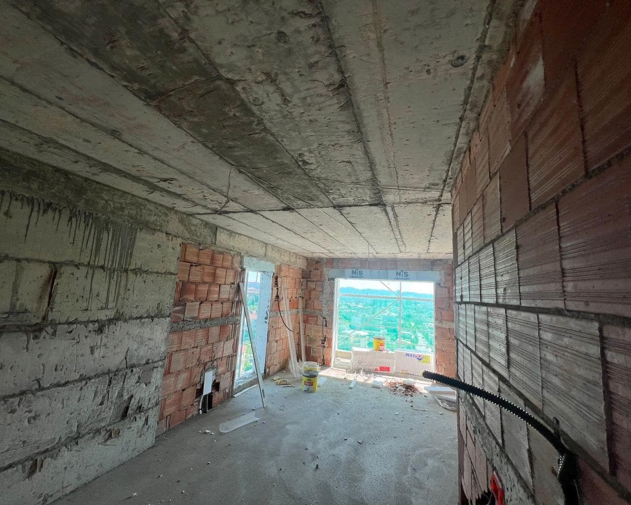OKAZION – Apartament 2+1+2 në Rrethin e Klanit, Tiranë — Tiranë