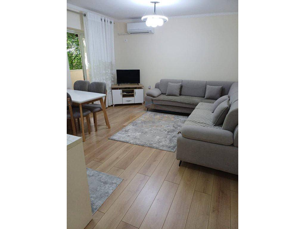 Shitet Apartament 1+1, te shkolla Osman Myderizi | Tiranë