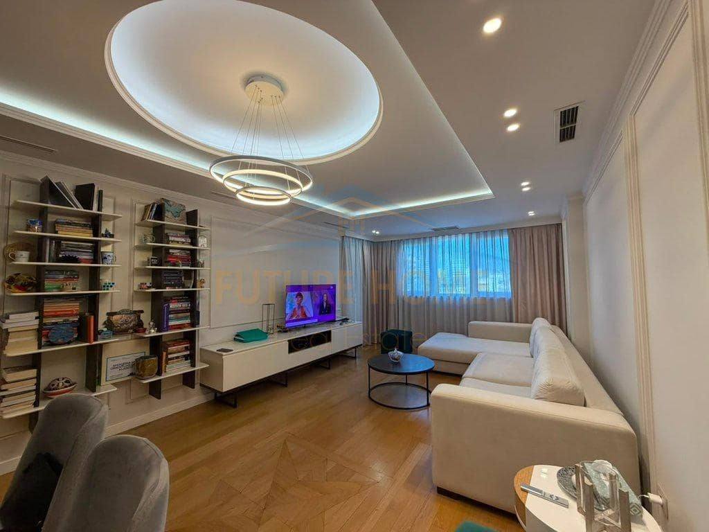 Shitet, Apartament 2+1+2+Depo, Kompleksi "Kika 1" | Tiranë