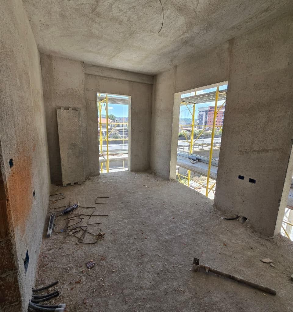 Shitet Apartament 1+1 në Tirana Entry — Tiranë