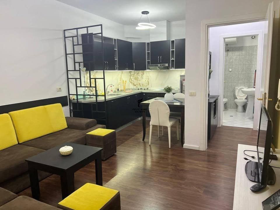 Apartament 1+1 me Qera në Xhamia e Tabakeve — Tiranë