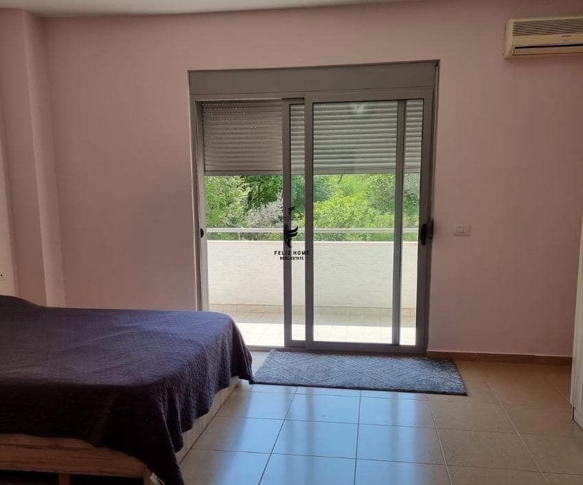 Shitet Apartament 3+1 me 3 Ballkone pranë Liqenit Artificial — Tiranë