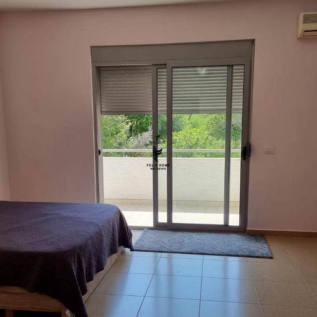 Shitet Apartament 3+1 me 3 Ballkone pranë Liqenit Artificial — Tiranë