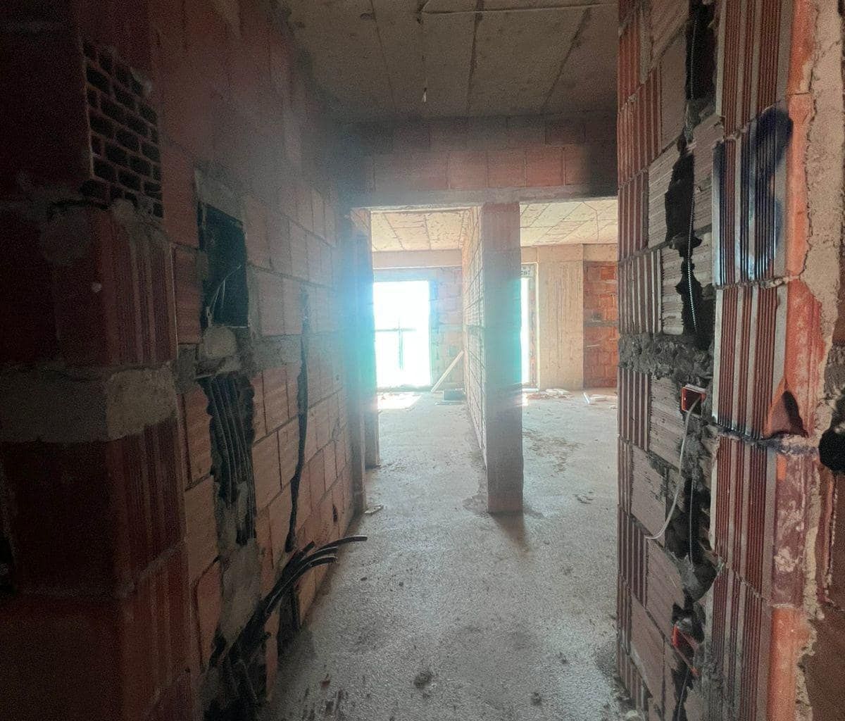 OKAZION – Apartament 2+1+2 në Rrethin e Klanit, Tiranë — Tiranë