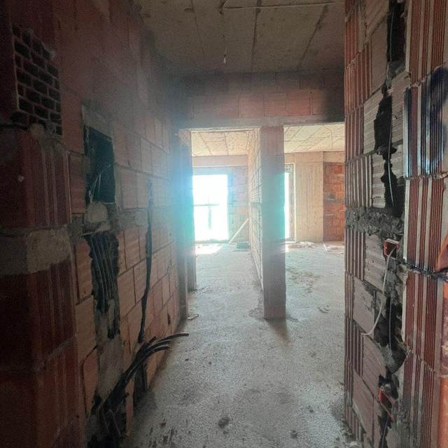 OKAZION – Apartament 2+1+2 në Rrethin e Klanit, Tiranë — Tiranë