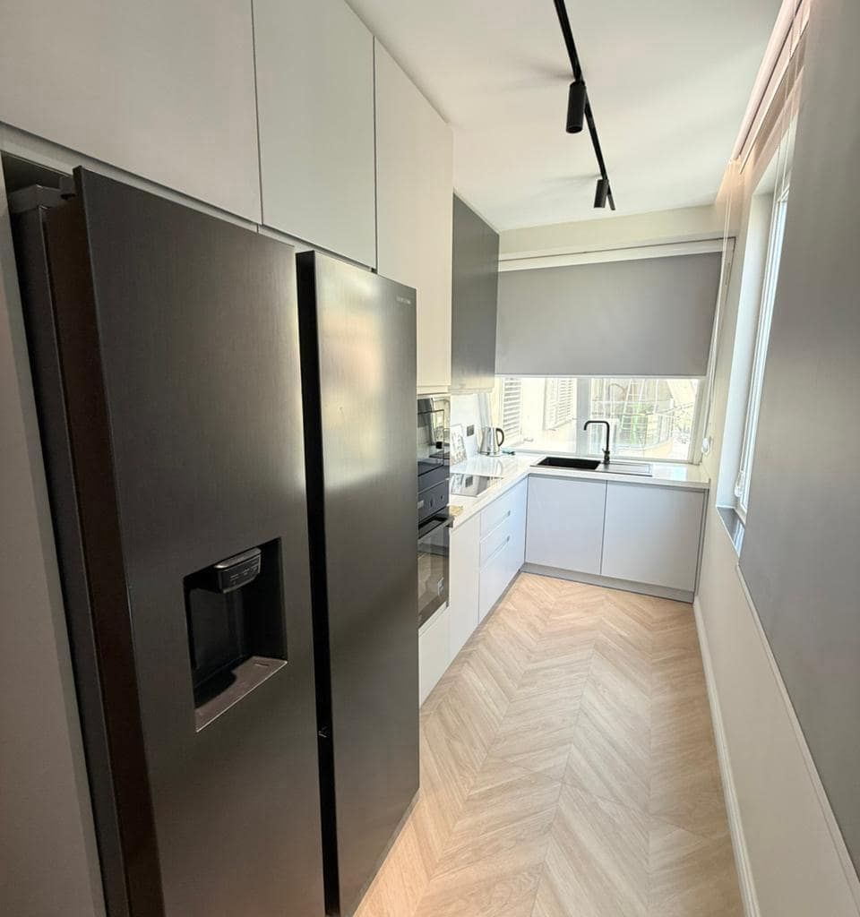 Apartament 2+1+2 me Qira pranë Liqenit Artificial — Tiranë