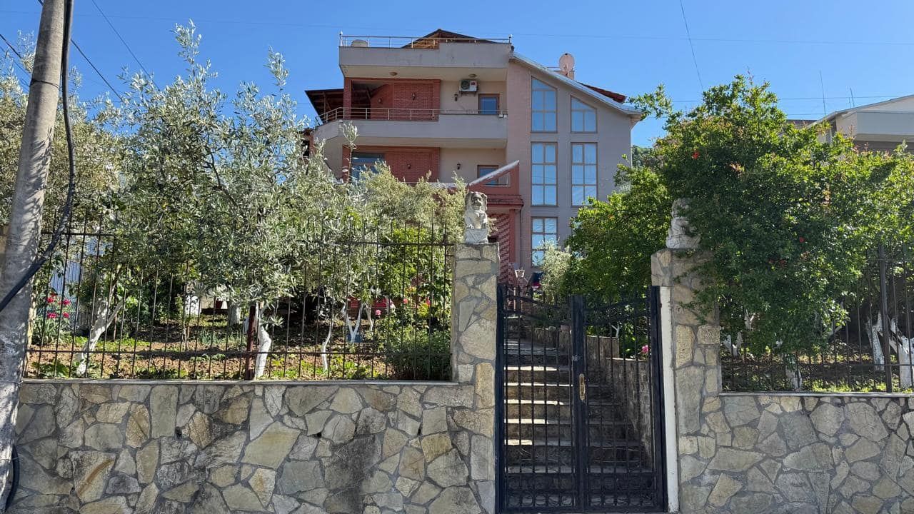 Shitet Vila në Selitë, Tiranë — Tiranë