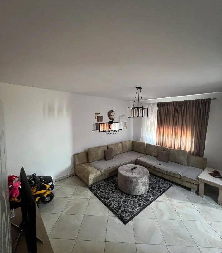 Shitet Apartament 1+1 në Laprakë, 9.800.000 Lekë