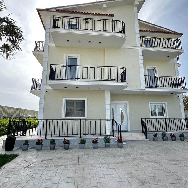 Shitet vilë 3-katëshe në Spitallë, Durrës — Durrës