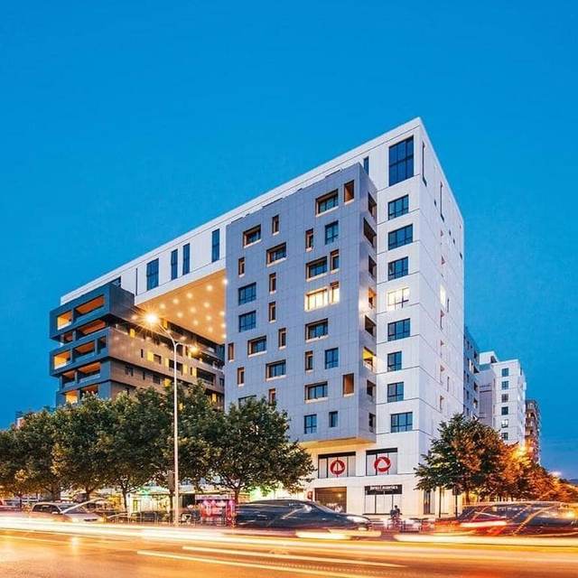 Apartament 3+1 me 2 Poste Parkimi në Square 21, Tiranë — Tiranë