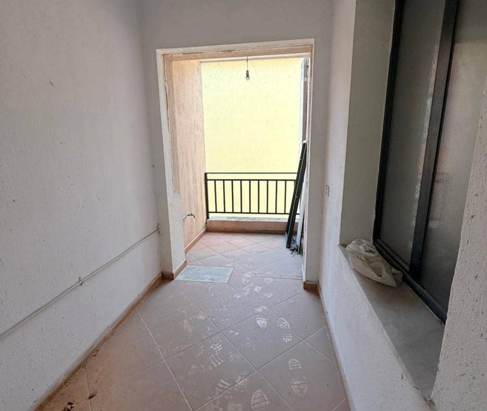 Apartament 2+1 për shitje në Mbikalimin e Komunës Parisit