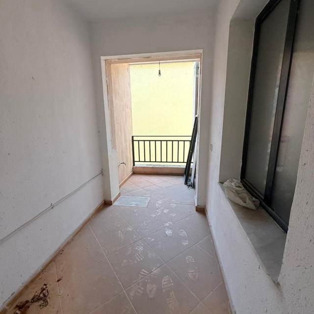 Apartament 2+1 për shitje në Mbikalimin e Komunës Parisit — Tiranë
