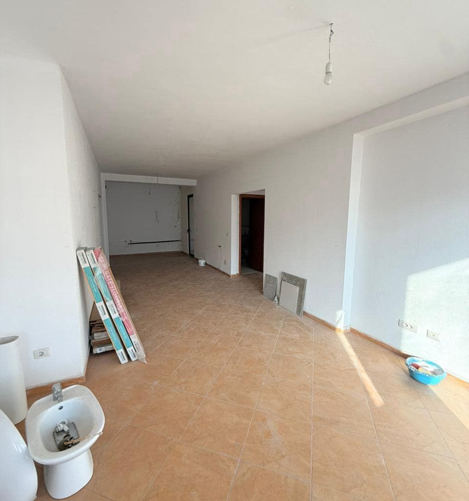 Apartament 2+1 për Shitje tek Mbikalimi i Komunës | Tiranë — Tiranë