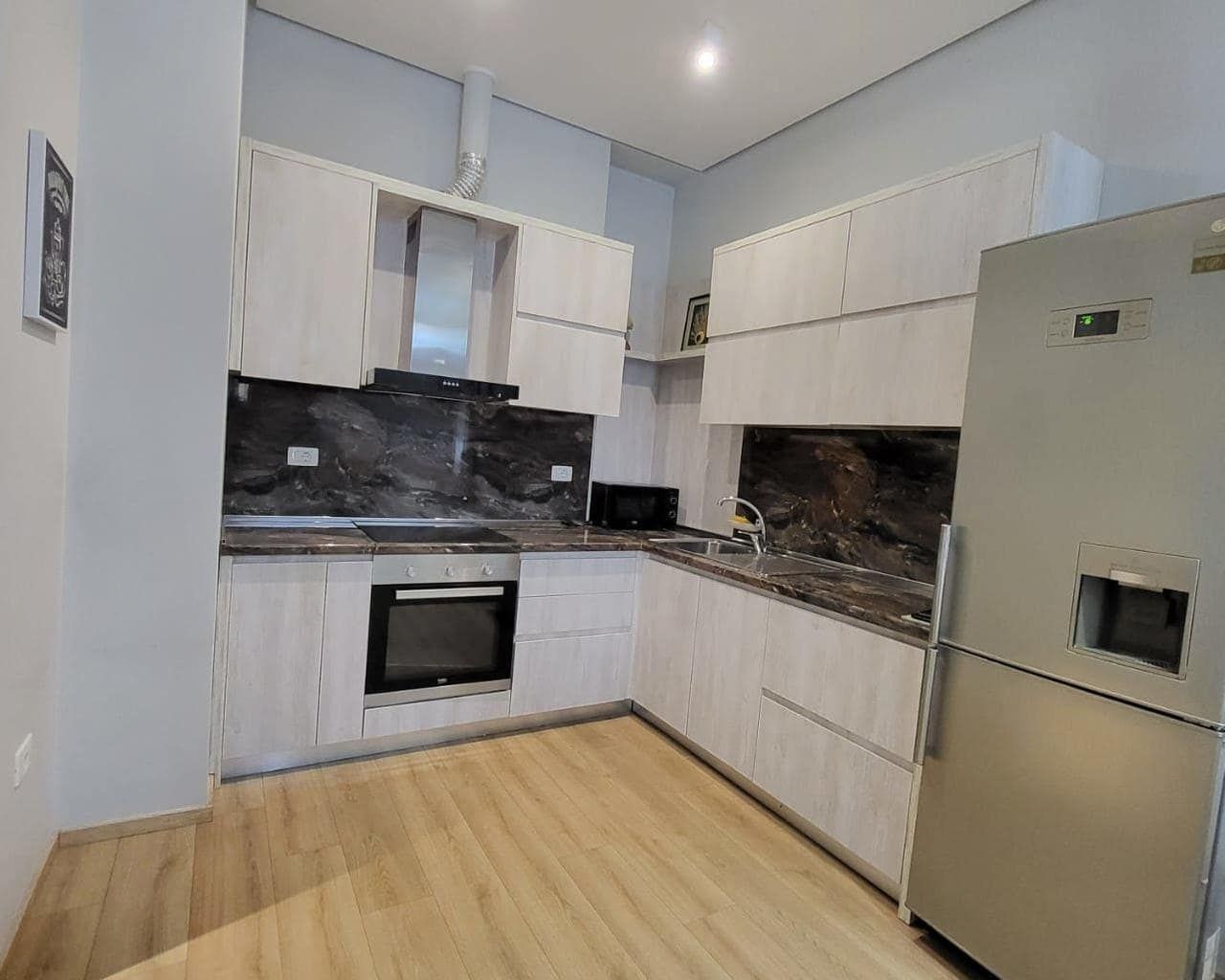 Apartament 1+1 me Qira në Kompleksi Delijorgji | Tiranë — Tiranë