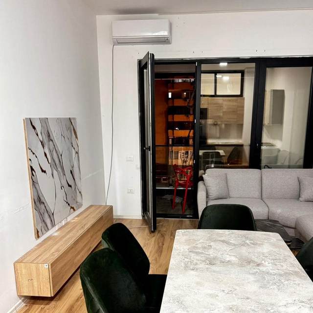 Apartament 2+1 me Qira në Kompleksi Square 21, Tiranë — Tiranë