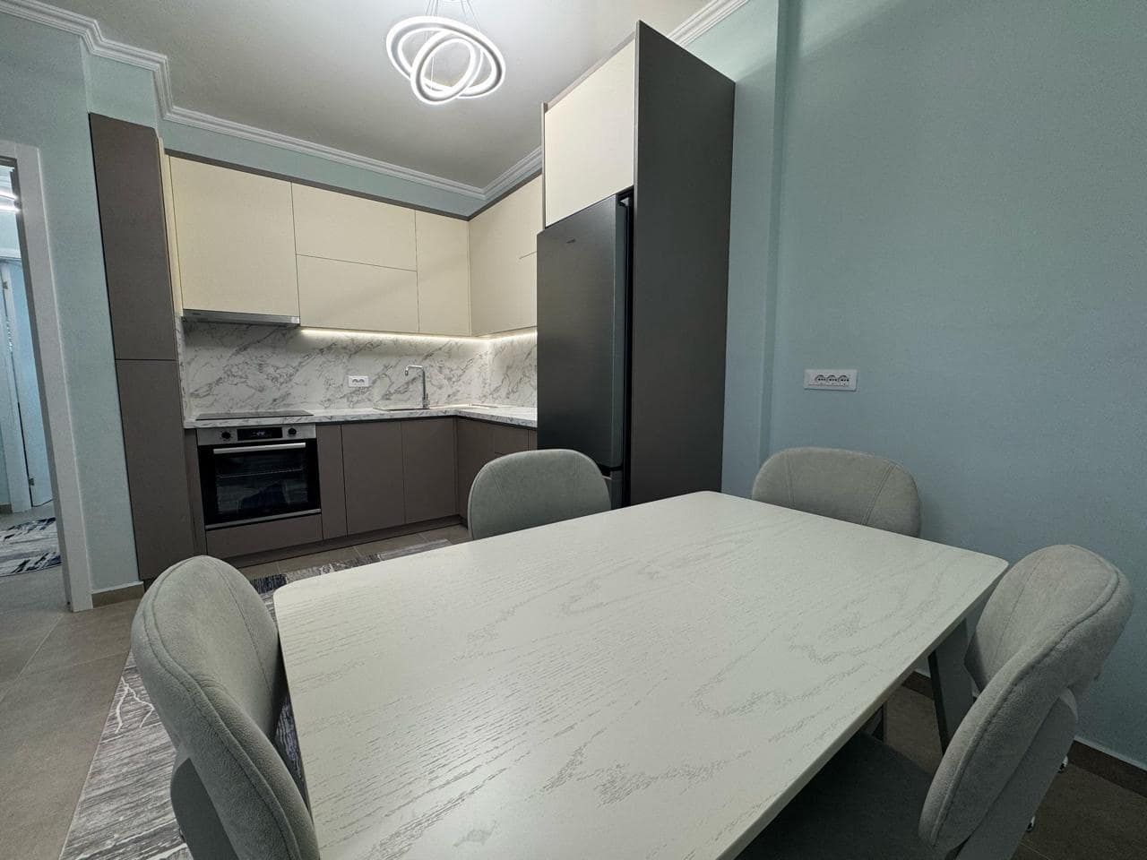 Apartament 2+1+2 me Qira në Rrugën Karl Gega, Bulevardi i Ri — Tiranë