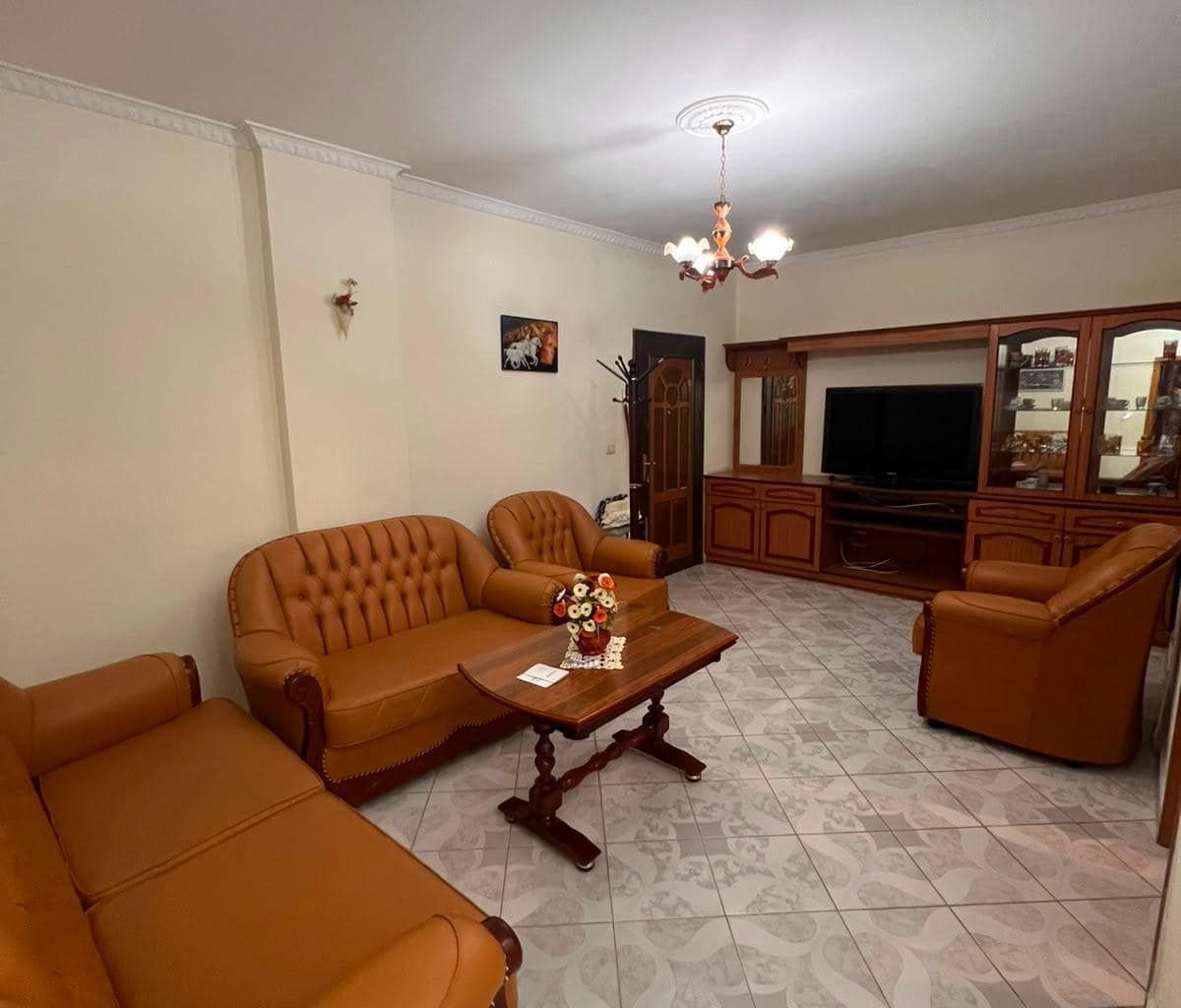 Jepet me qira Apartament 2+1 – Stacioni i Parë, Durrës — Durrës