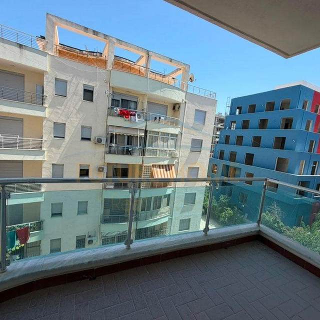 Shitet Apartament 1+1 në Golem, 82,000 € — Durrës