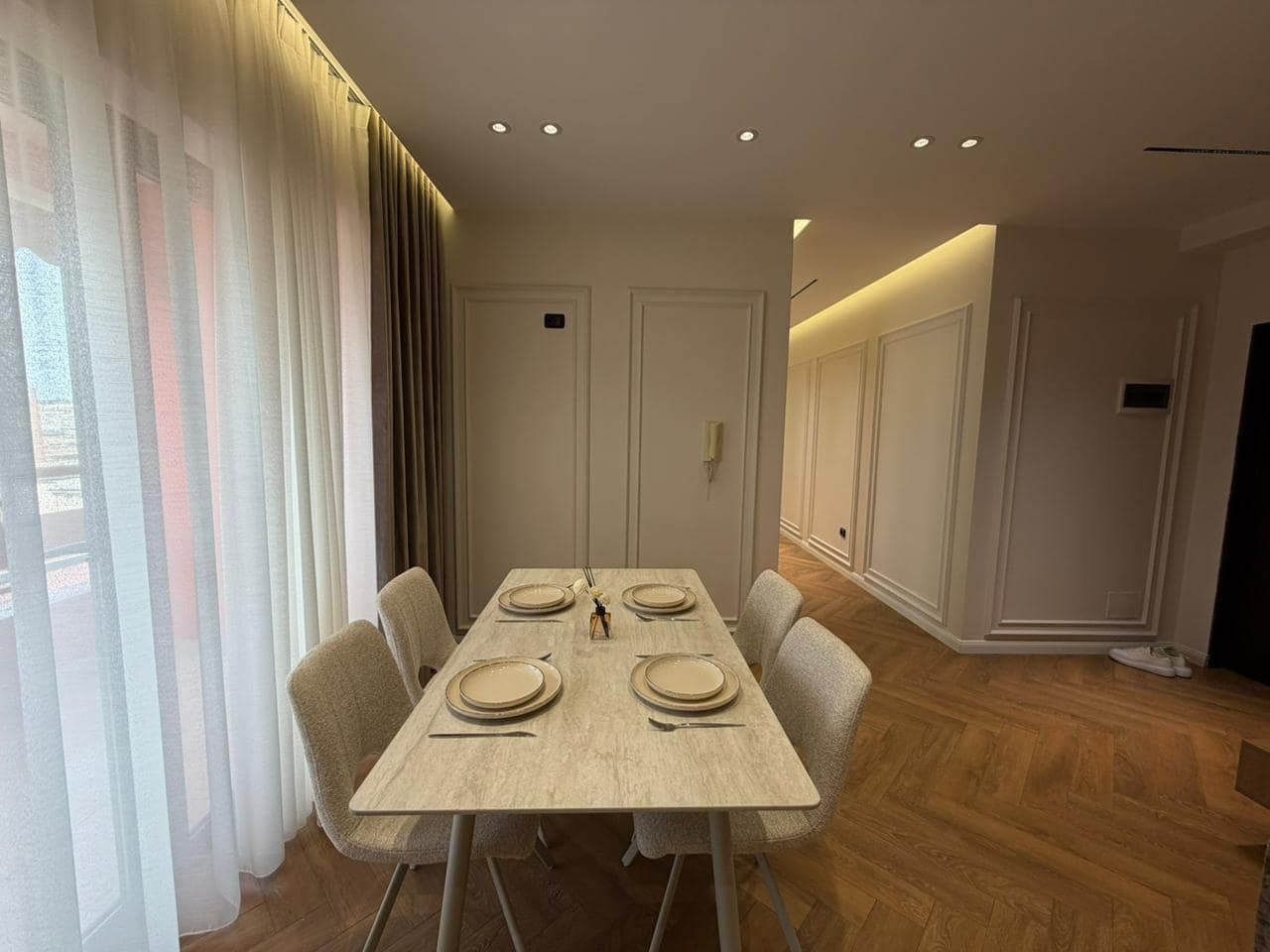 Apartament 2+1 me Garderobë për Shitje në Bulevardin Bajram Curri — Tiranë