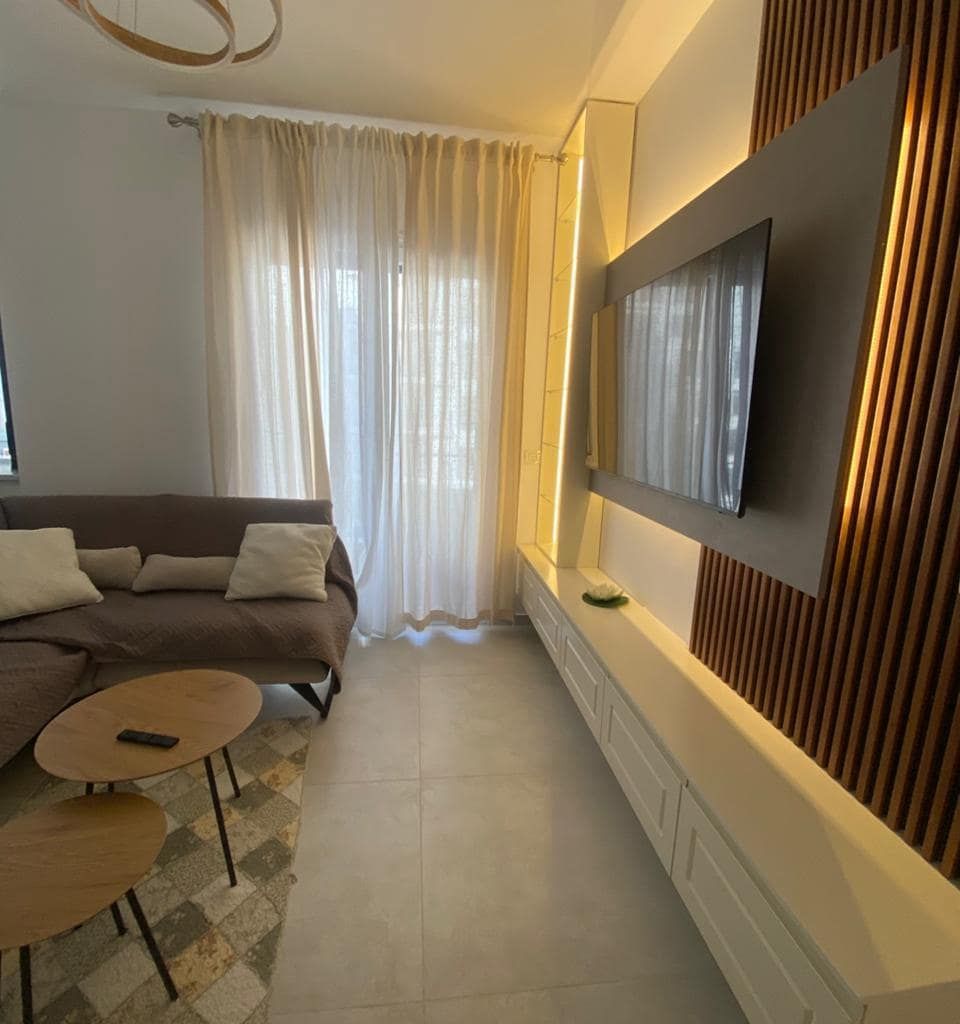 Apartament 2+1+2 me qira në Pazari i Ri, Tiranë — Tiranë