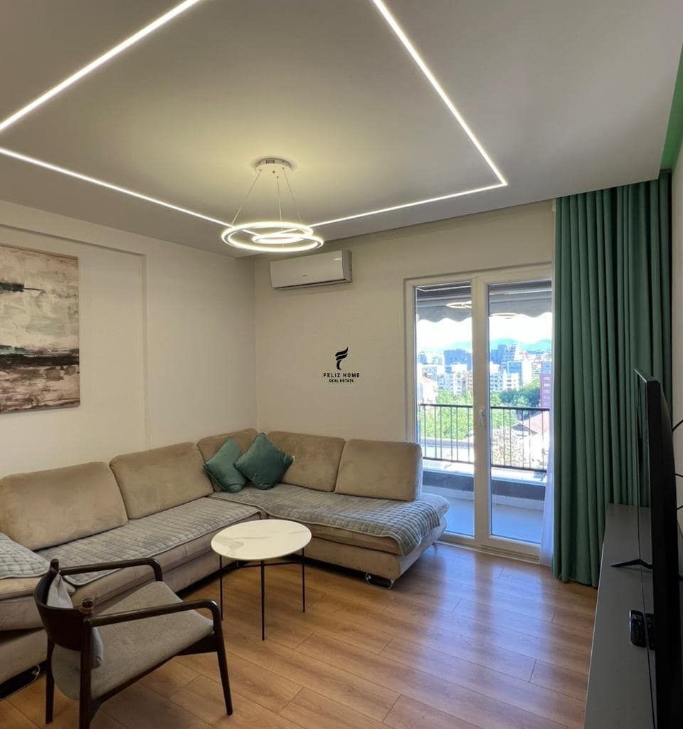 Apartament 2+1 me Qera në 5 Maj, Tiranë — Tiranë