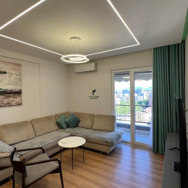 Apartament 2+1 me Qera në 5 Maj, Tiranë — Tiranë